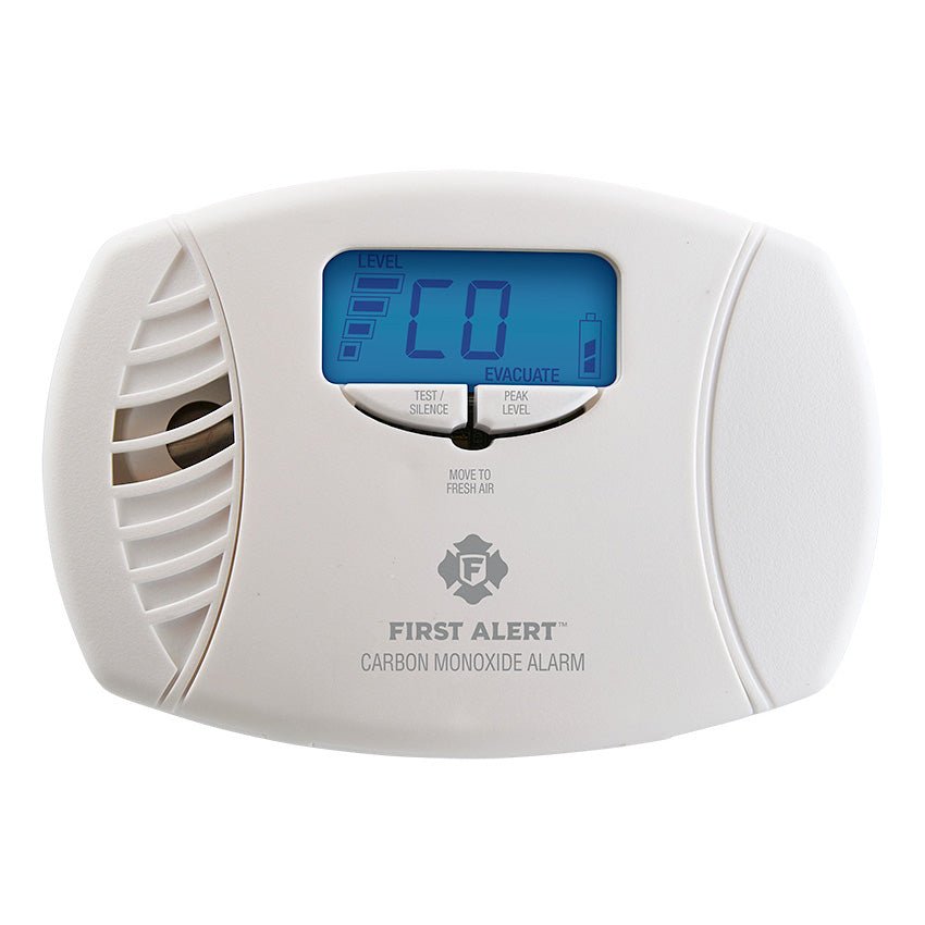 First Alert CO615 Plug - in Carbon Monoxide Alarm with Digital Display (1039746)
