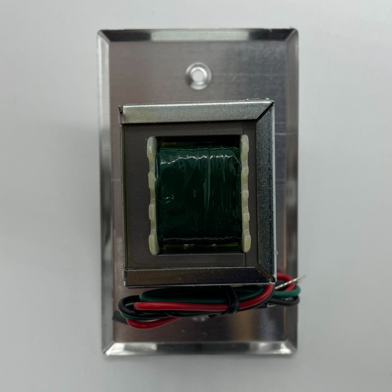 Eaton Wheelock VC-10 volume control knob with black dial and white markings for audio volume adjustment.