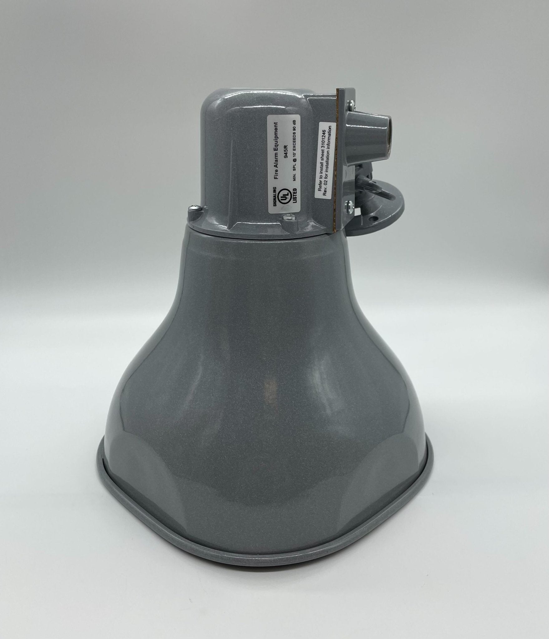 Edwards HPSA15G2570 15-watt loudspeaker showing a compact black speaker with mounting bracket and connection terminals.