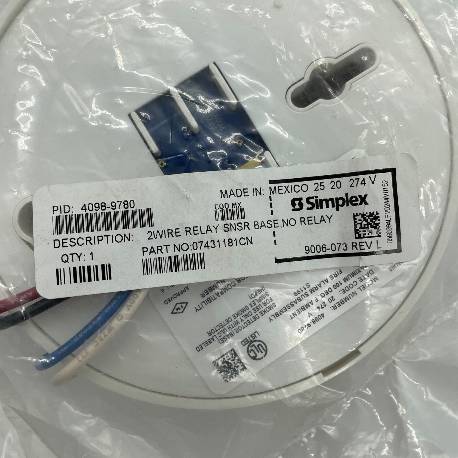 Simplex 4098-9780 2-wire sensor supervised relay base with wiring terminals for security alarm systems.