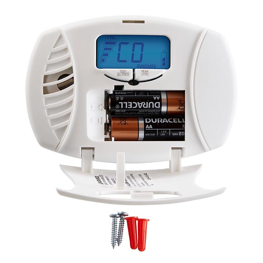 First Alert CO615 Plug - in Carbon Monoxide Alarm with Digital Display (1039746)