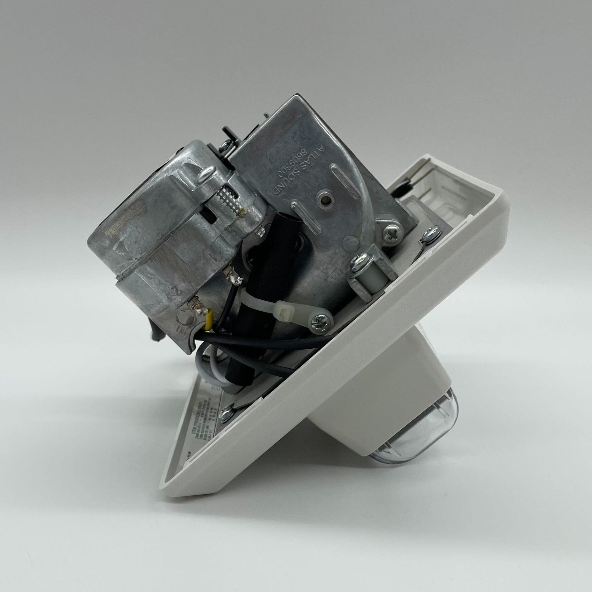 White Edwards 757-8A-RS70W re-entrant speaker strobe, 70V, designed for audible and visual emergency alerts.
