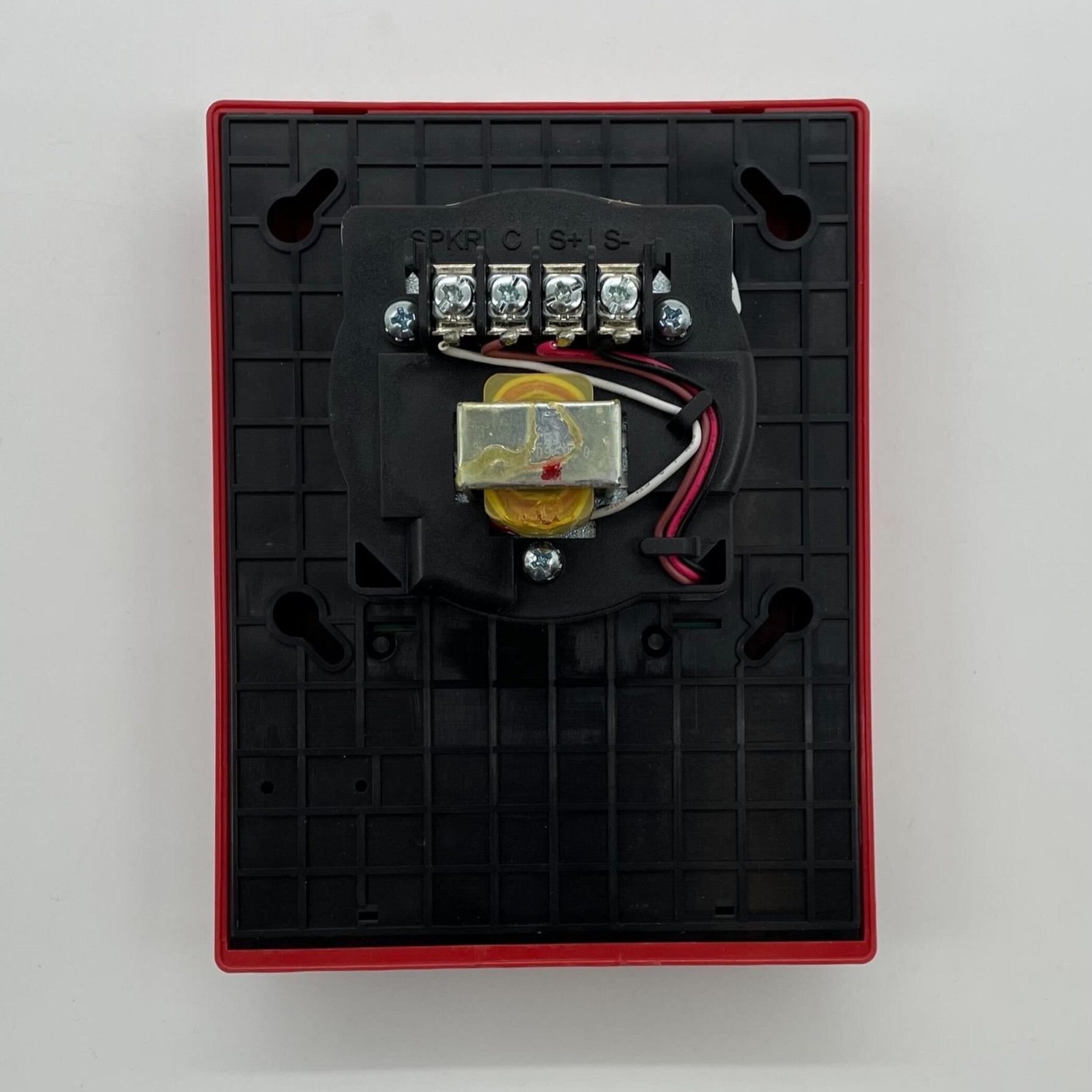 Edwards G4R-S2VM speaker-strobe alarm with 25V voltage, white housing, and mounting bracket for fire safety signaling.