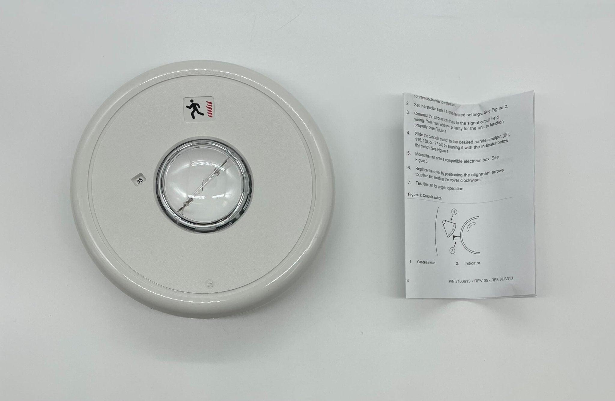 Edwards GC-VMH white ceiling strobe light with clear lens, designed for visual signaling and safety in commercial spaces.