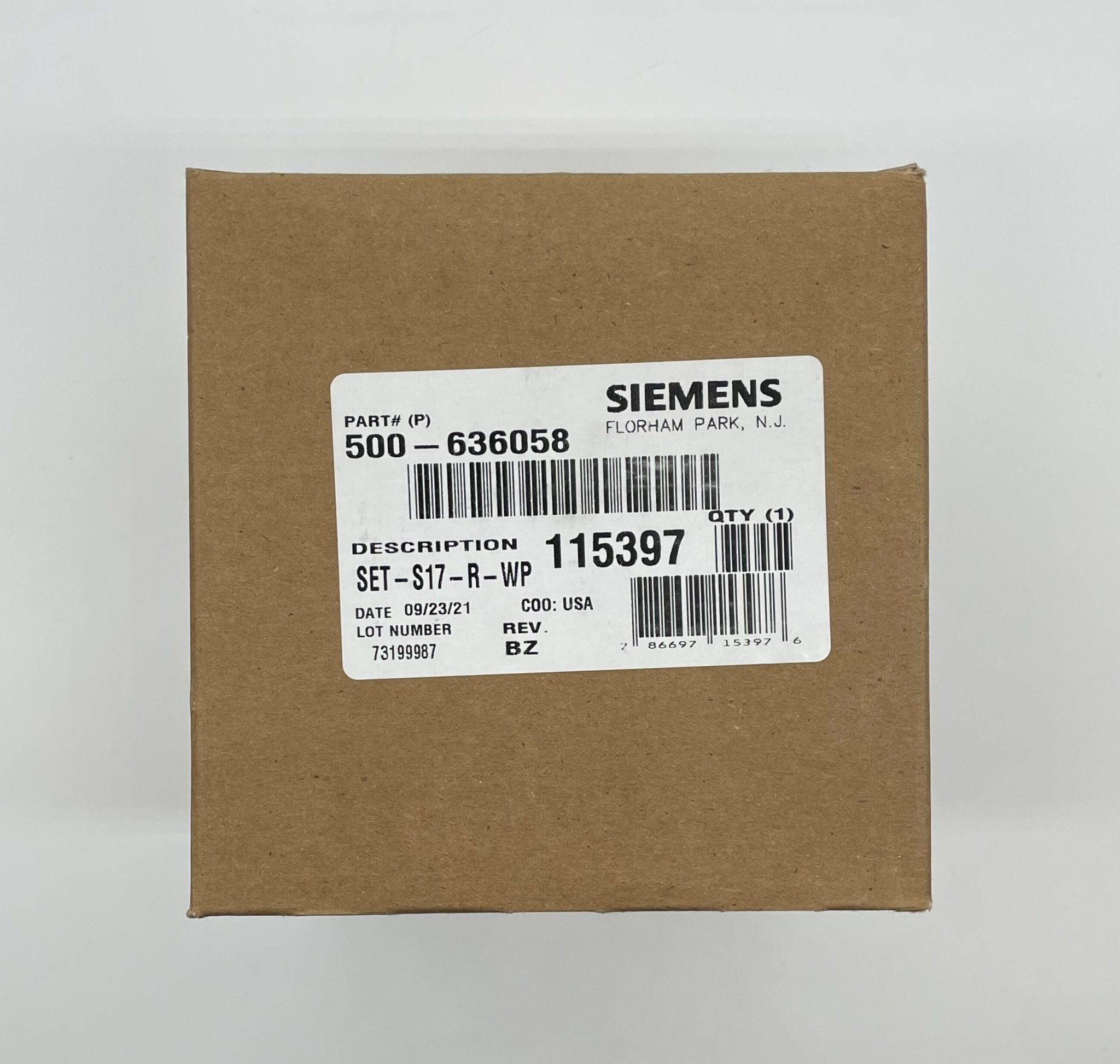 Siemens SET-S17-R-WP strobe light with durable casing, used for industrial signaling and safety applications.
