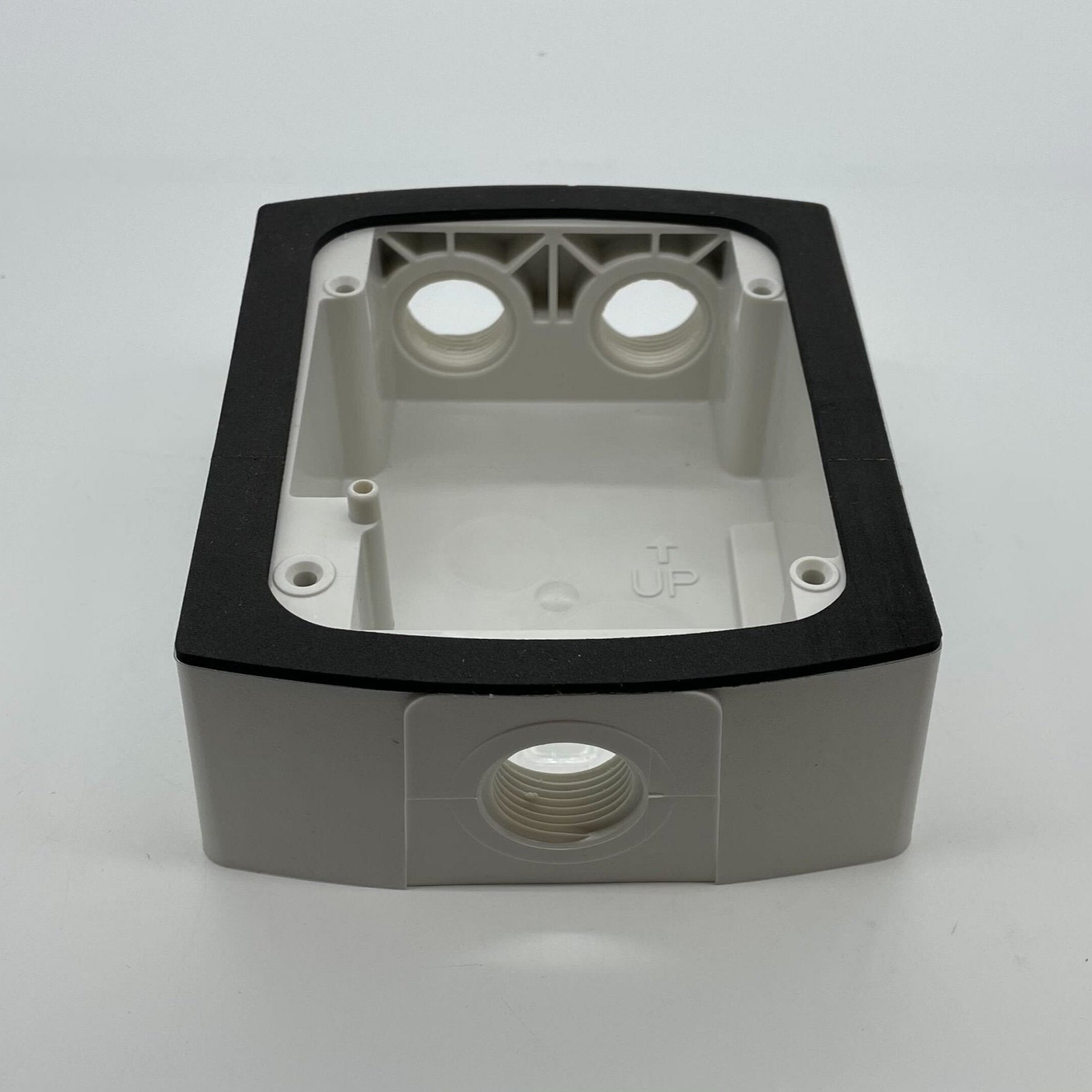 System Sensor P2WHK-P outdoor horn strobe with selectable output, black housing, and mounting bracket for fire alarm signaling.