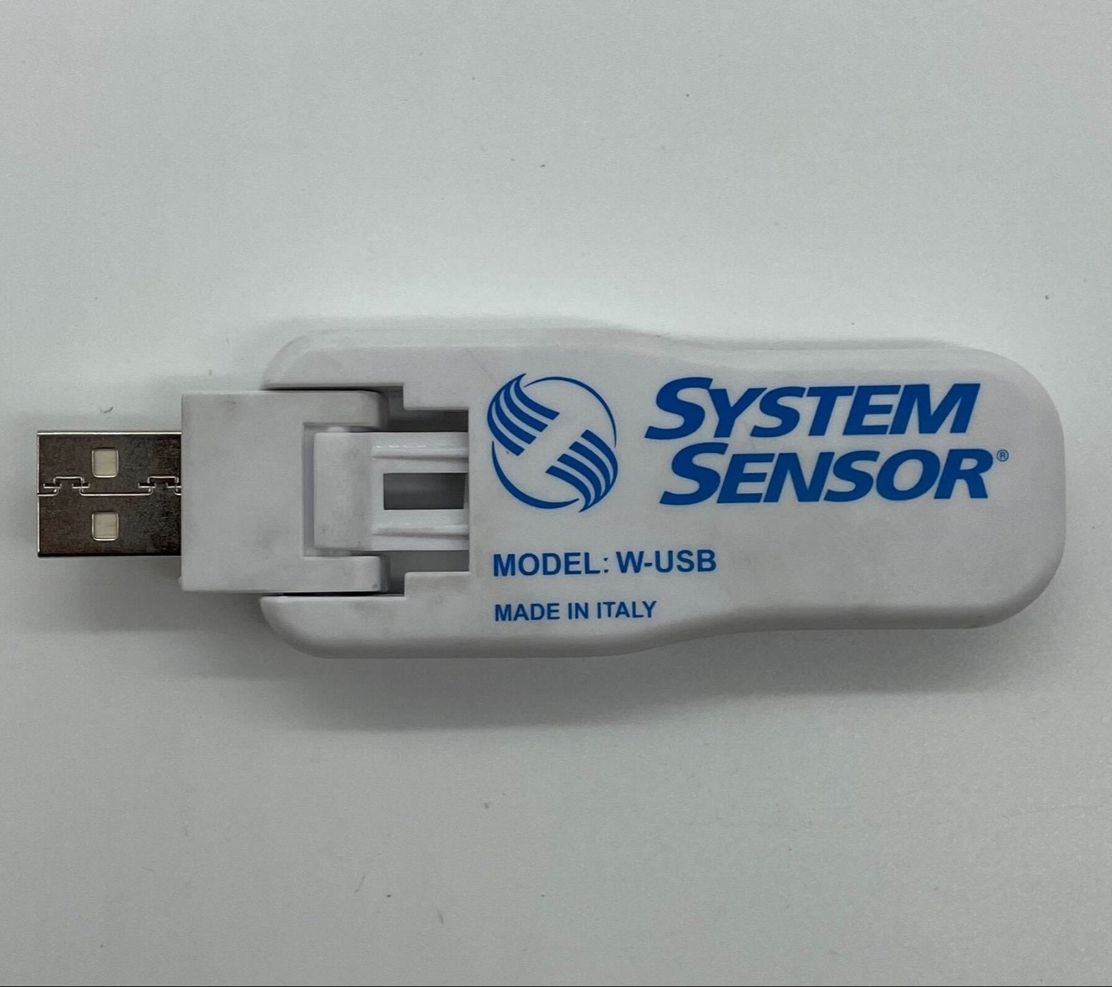 System Sensor W-USB software interface connected via USB, used for configuring and managing system sensor devices.
